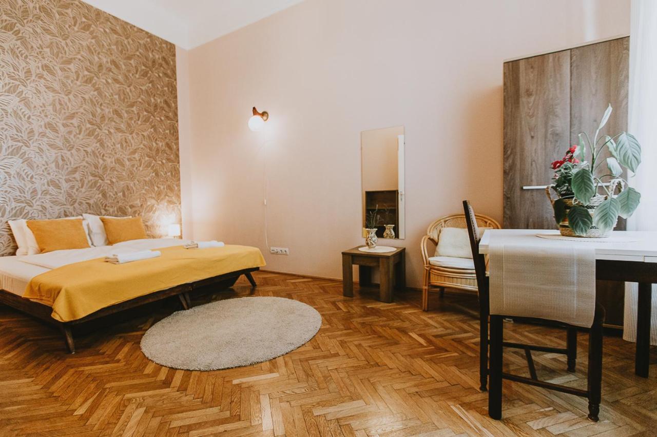 Budapest Folk Apartment 60Sm Spacious And Bright Buitenkant foto